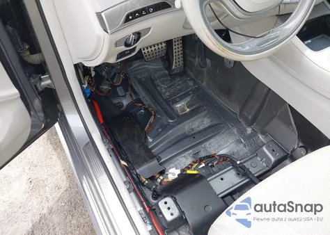 2015 Mercedes-Benz S 550 из США, поврежденный, VIN WDDUG8CB4FA169679